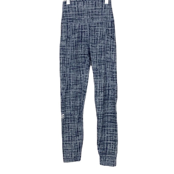 P'tula Pants - SOLD P’tula Alainah III Pocket Leggings 23” in Dynamic Gray